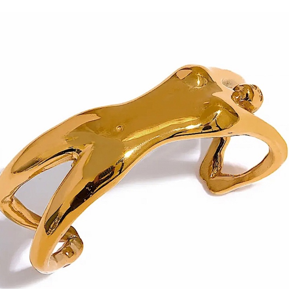 Gold body bracelet bangle